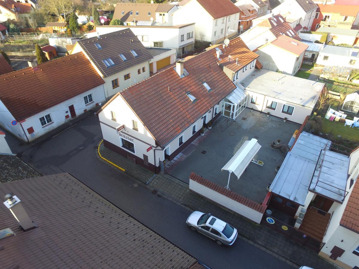 Penzion U Ruze Sezimovo Usti Dış mekan fotoğraf